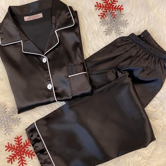 Korean Style Silk Pajama - Picture 2 of 5